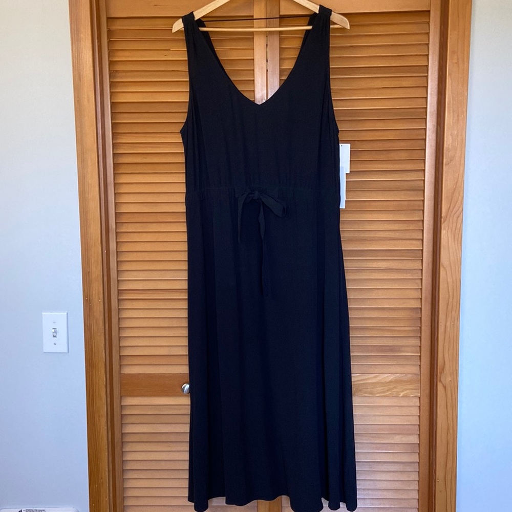 Easy to wear drawstring waist dress. POCKETS!!